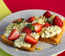 Pistacio&Strawberry Waffles