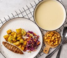 Люля из индейки, картофель запечённый, салат и сырный суп с сухариками