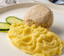 Пюре с паровой котлетой