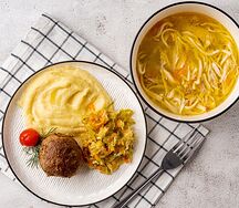 Пюре с капустой тушеной, котлета мясная паровая, лапша домашняя