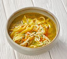 Куриный суп с домашней лапшой