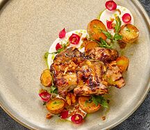 Бедро цыпленка с молодым картофелем