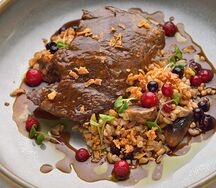 Говядина томленая в красном вине