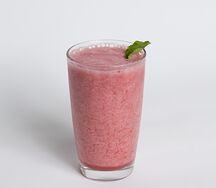 Лимонад клубничный с апельсиновой цедрой