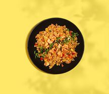 Жареный рис с креветкой