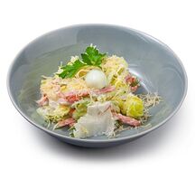 Салат Цезарь с ветчиной