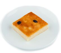 Запеканка творожная с изюмом