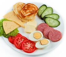 Завтрак с вареным яйцом