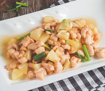 Курица с ананасом