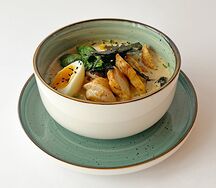 Сырный рамен с курицей