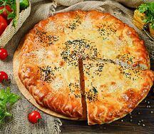 Пирог с курицей целый