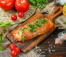 Печёный пирожок с ветчиной и сыром