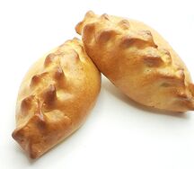 Пирожок с вишней