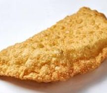 Чебурек с яблоком и корицей