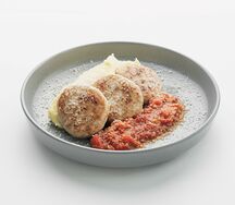 Пюре с куриными котлетами
