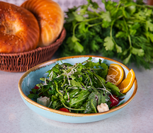 Салат с рукколой