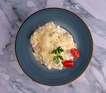 Паста фетучини курица с грибами в сливочном соусе