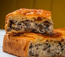 Пирог с курицей и грибами порция