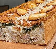 Пирог с индейкой и овощным рагу порция