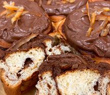 Синнобон с шоколадом и цукатами