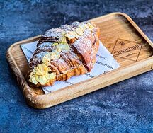 Миндальный круассан