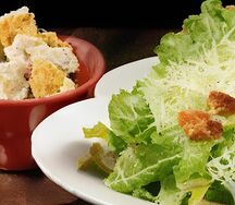 Комбо Салат Цезарь классик и крылышки Кока-Кола