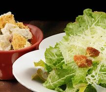 Комбо Салат Цезарь грибной и сырные палочки