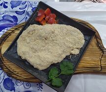 Шницель cвинoй в панировке