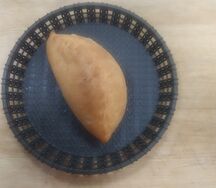 Пирожок с капустой и яйцом