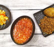Борщ с мясом, гречка с морковью и луком, котлета по-домашнему, салат витаминка