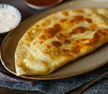 Кутабы с брынзой