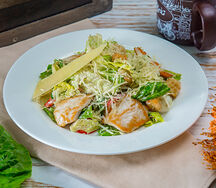 Салат цезарь с курицей