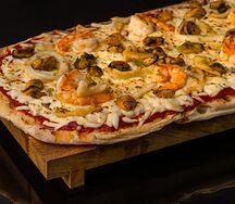 Римская пицца с морепродуктами
