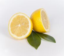 Лимон к чашке чая
