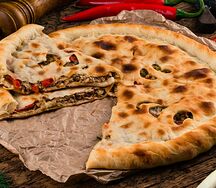 Пирог с говядиной, курицей и болгарским перцем