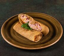 Блины с ветчиной из индейки и сыром