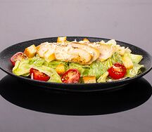 Салат Цезарь с курицей