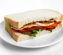 Курица с беконом целый