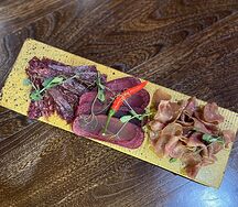 Ассорти копченого мяса