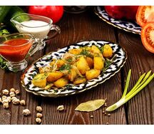 Жареный картофель с луком