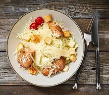 Салат Цезарь с курицей