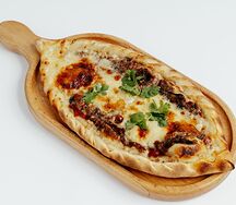 Хачапури по-аджарски с говядиной