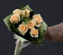 Букет живых цветов Ред Наоми 7шт