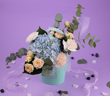 Букет цветов сумочка Гортензия в розах