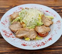 Салат Цезарь с курицей