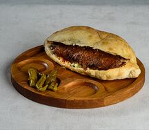 Донер в булочке с говядиной