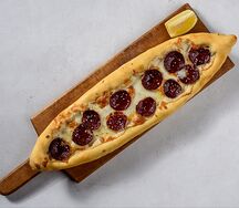 Пиде с суджуком