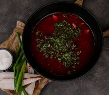 Борщ с копченой говядиной