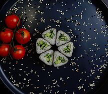 Маки с огурцом