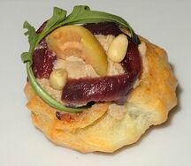 Классические профитроли с куриным паштетом